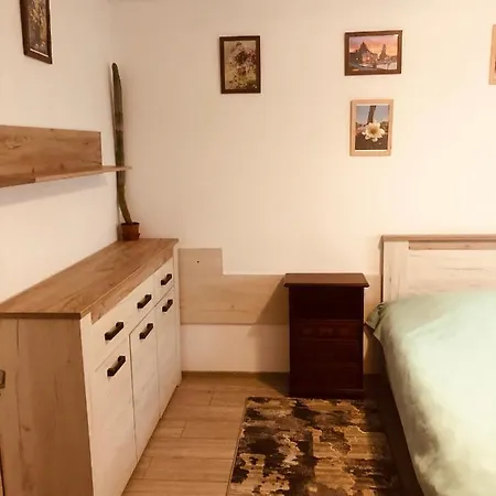 דירות פיאטרה ניאמט Mountain Loft מראה חיצוני תמונה